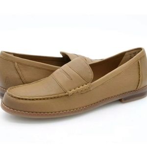 Donated- Hush puppy wren loafer - new